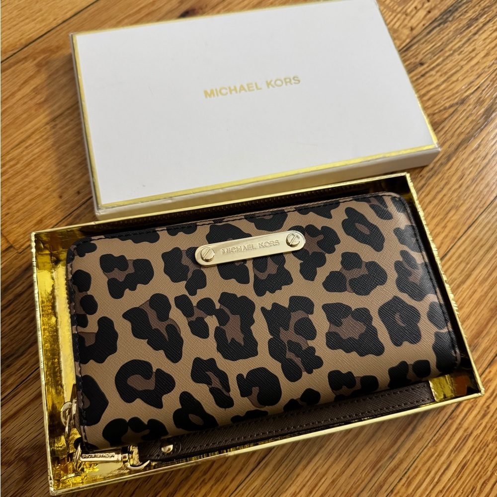 Brand New Michael Kors Cheetah Wallet with Wristlet strap